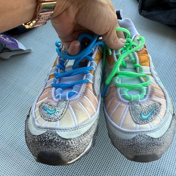 NIKE WOMENS  Sneakers Queen Leo Multicolor 4/5 - Picture 6 of 10